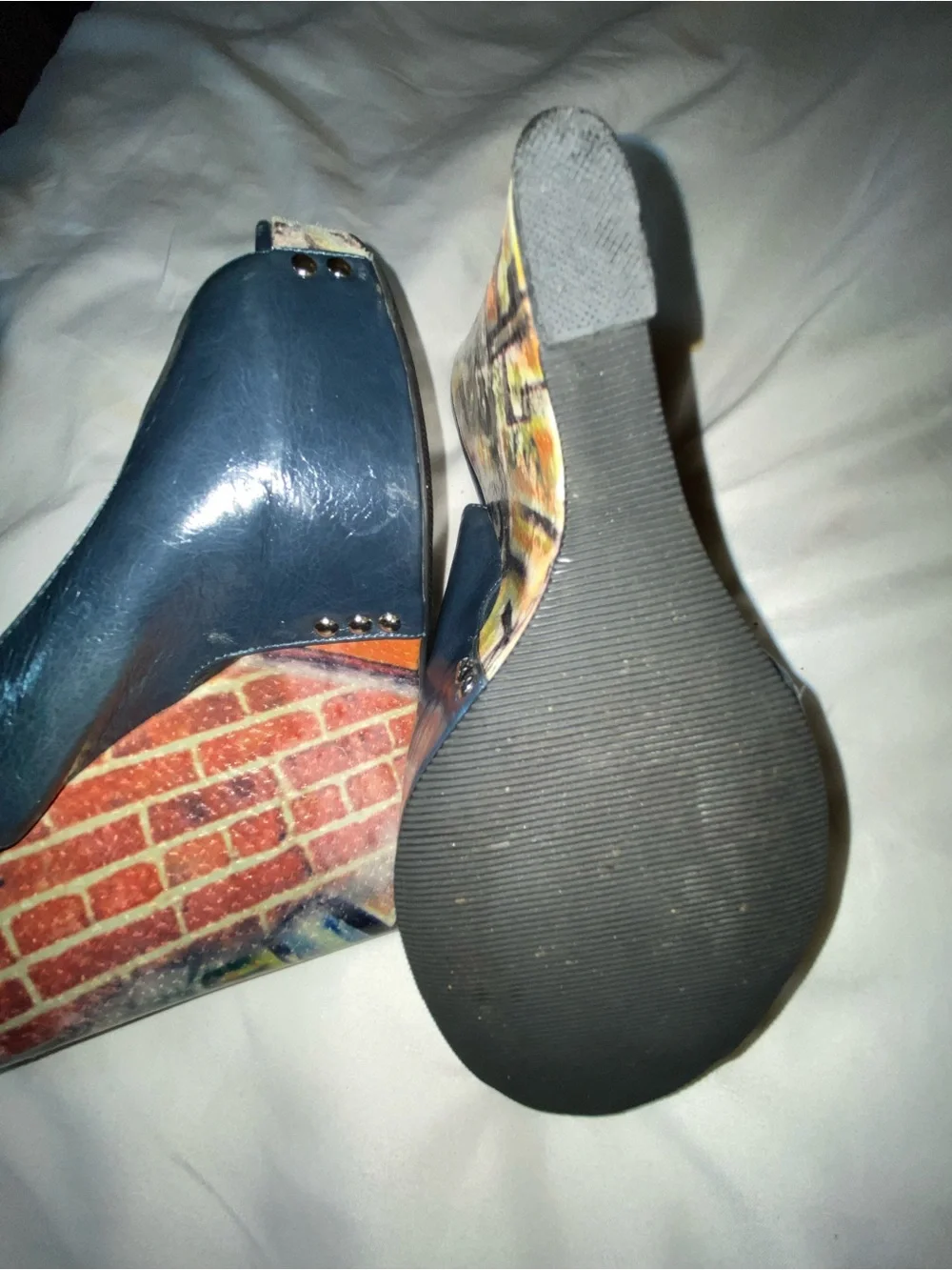 Zinc Leather Peep-Toe Wedge Sandals in Navy size 9